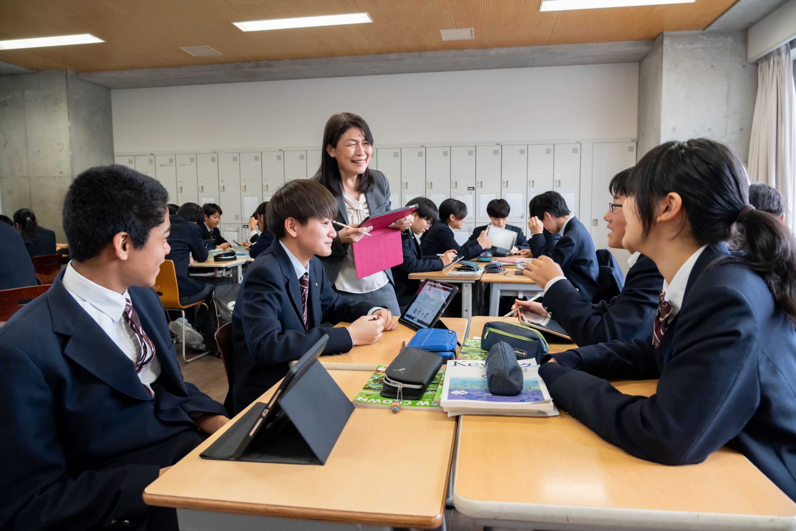 タブレットを利用したグループワークの様子